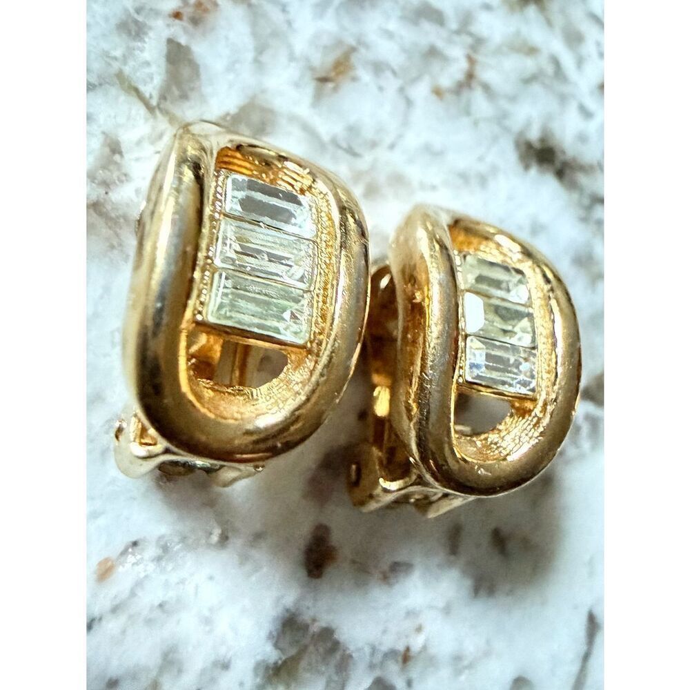 Christian Dior Women Gold Tone Baguette Crystal Clip On Vintage Earrings